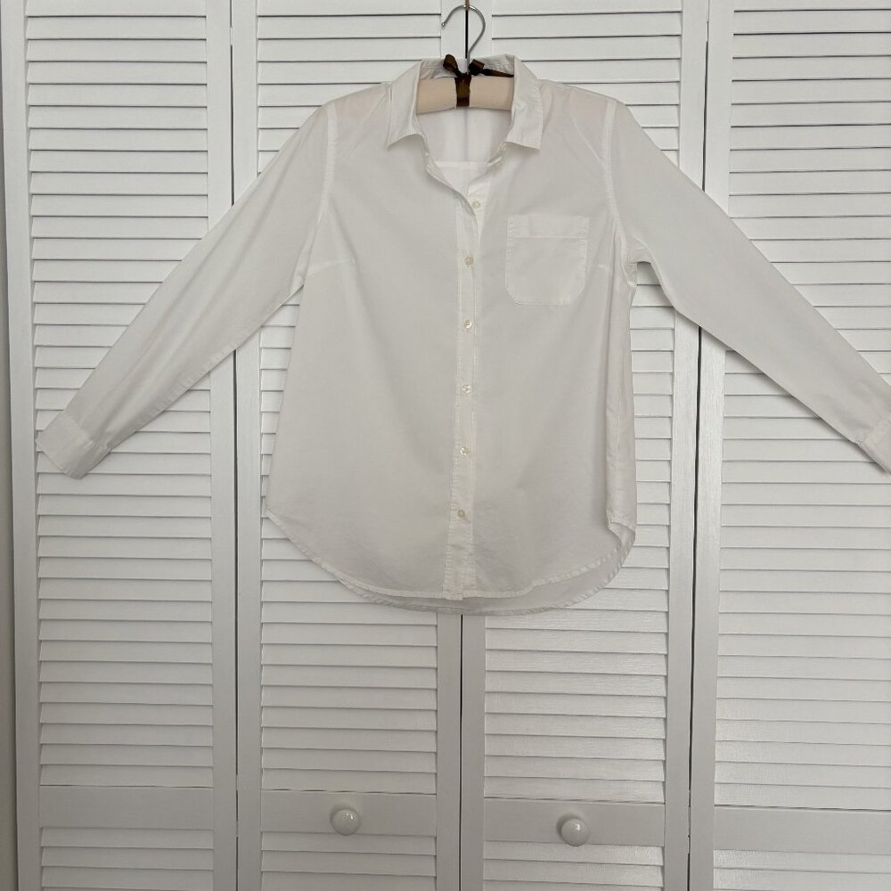 Old Navy, Womens classic white button down shirt, Size Small. (Sale ends 9/1/25)